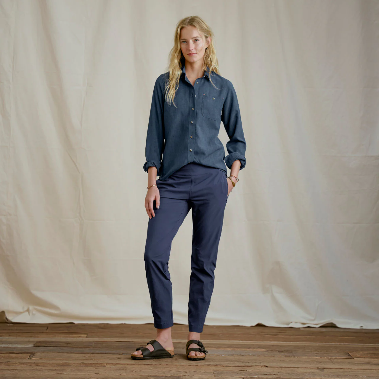 Women's Long-Sleeved Tech Chambray Work Shirt - Image 6