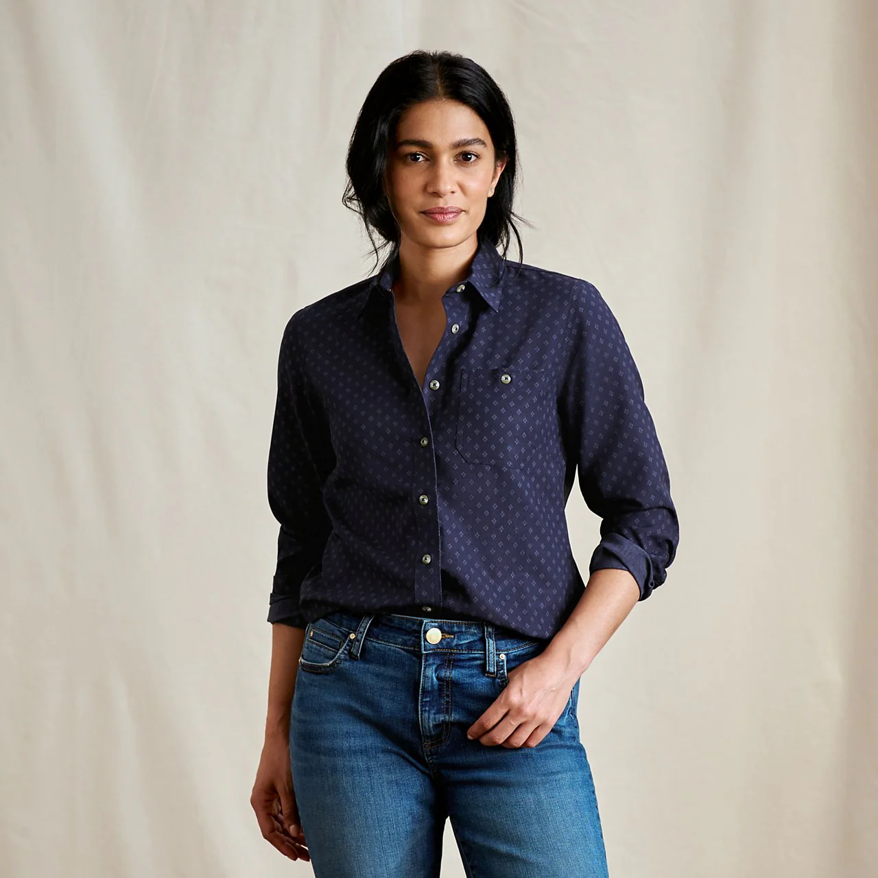 Women's Long-Sleeved Tech Chambray Work Shirt - Image 2