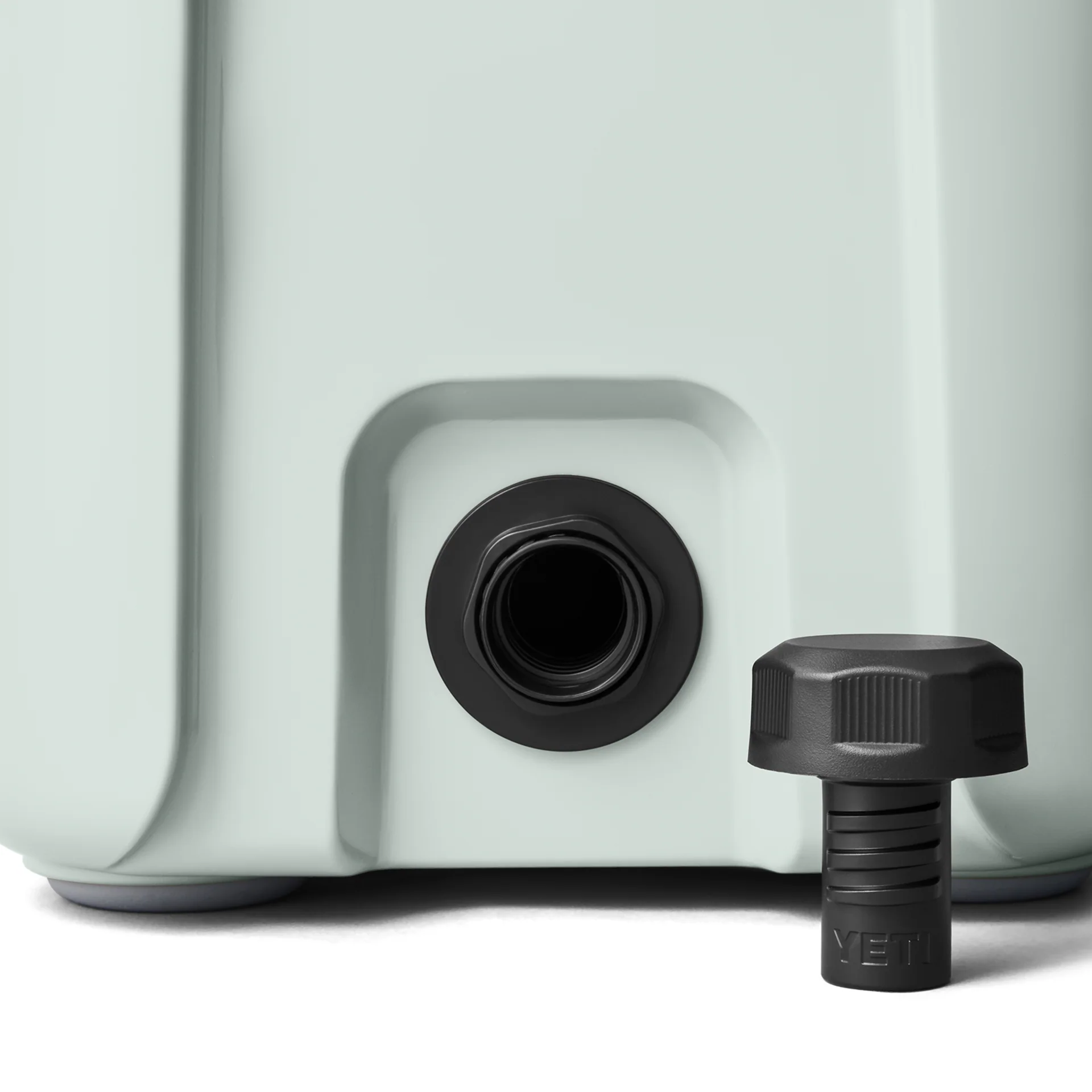 YETI® Roadie 15 Cool Box - Image 31